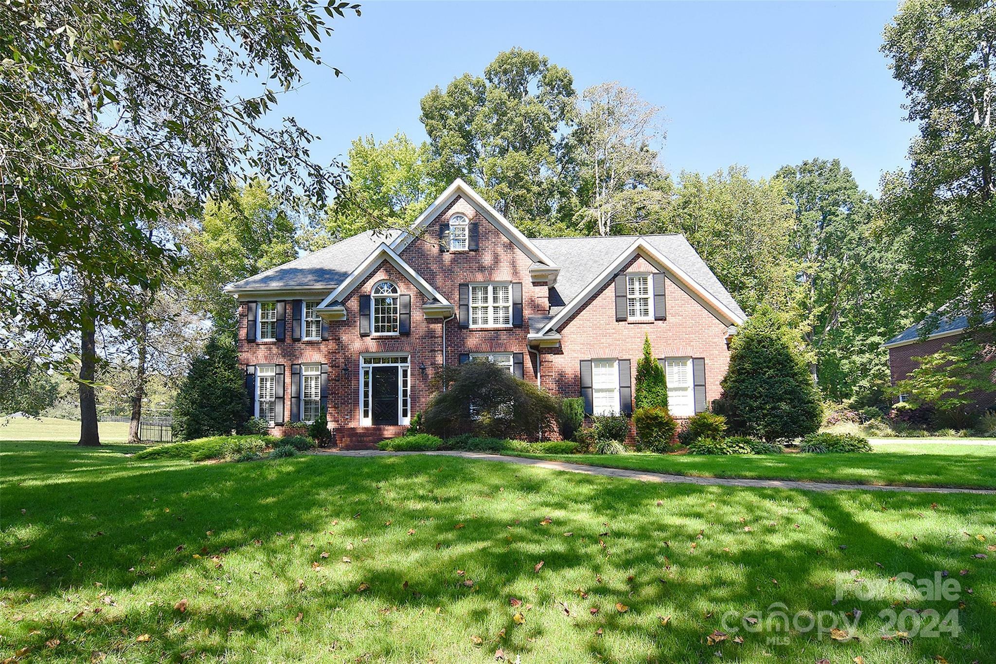 Property Photo:  214 Forest Glen Drive  NC 28147 