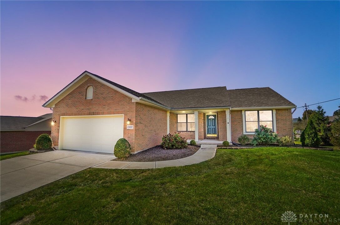 Property Photo: 1307 Rosalind Drive OH 45342
