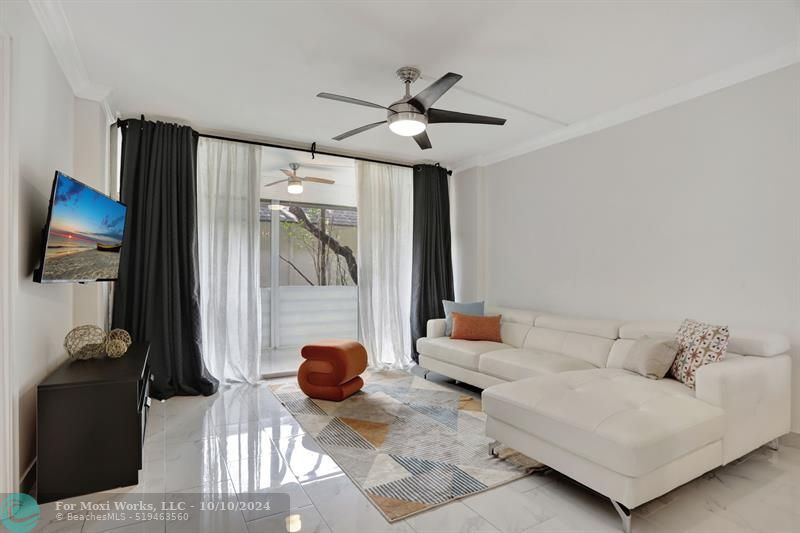 Property Photo: 119 Royal Park Dr 2A FL 33309