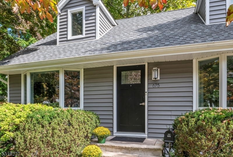 Property Photo:  675 Midwood Rd  NJ 07450 