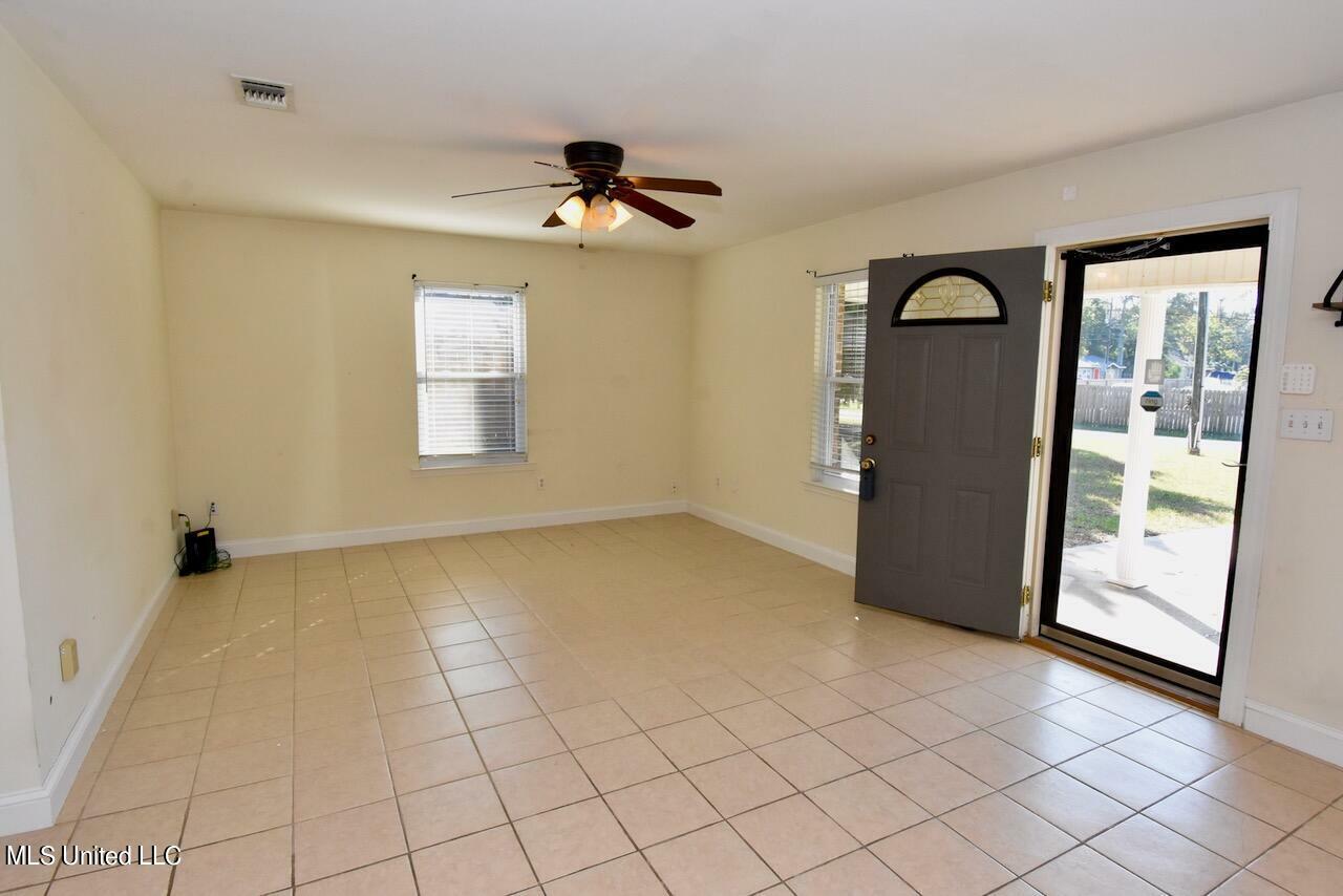 Property Photo:  810 26th Street  MS 39501 