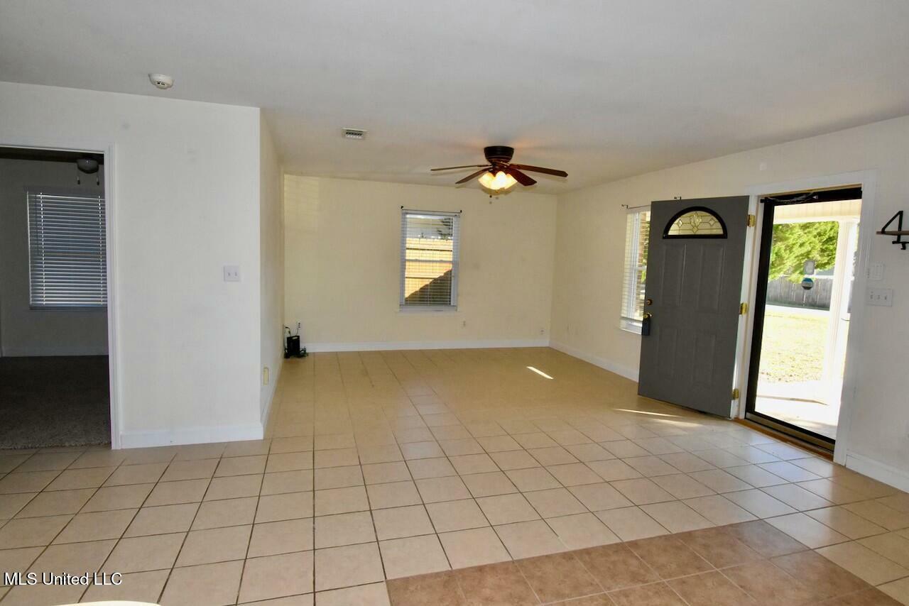 Property Photo:  810 26th Street  MS 39501 