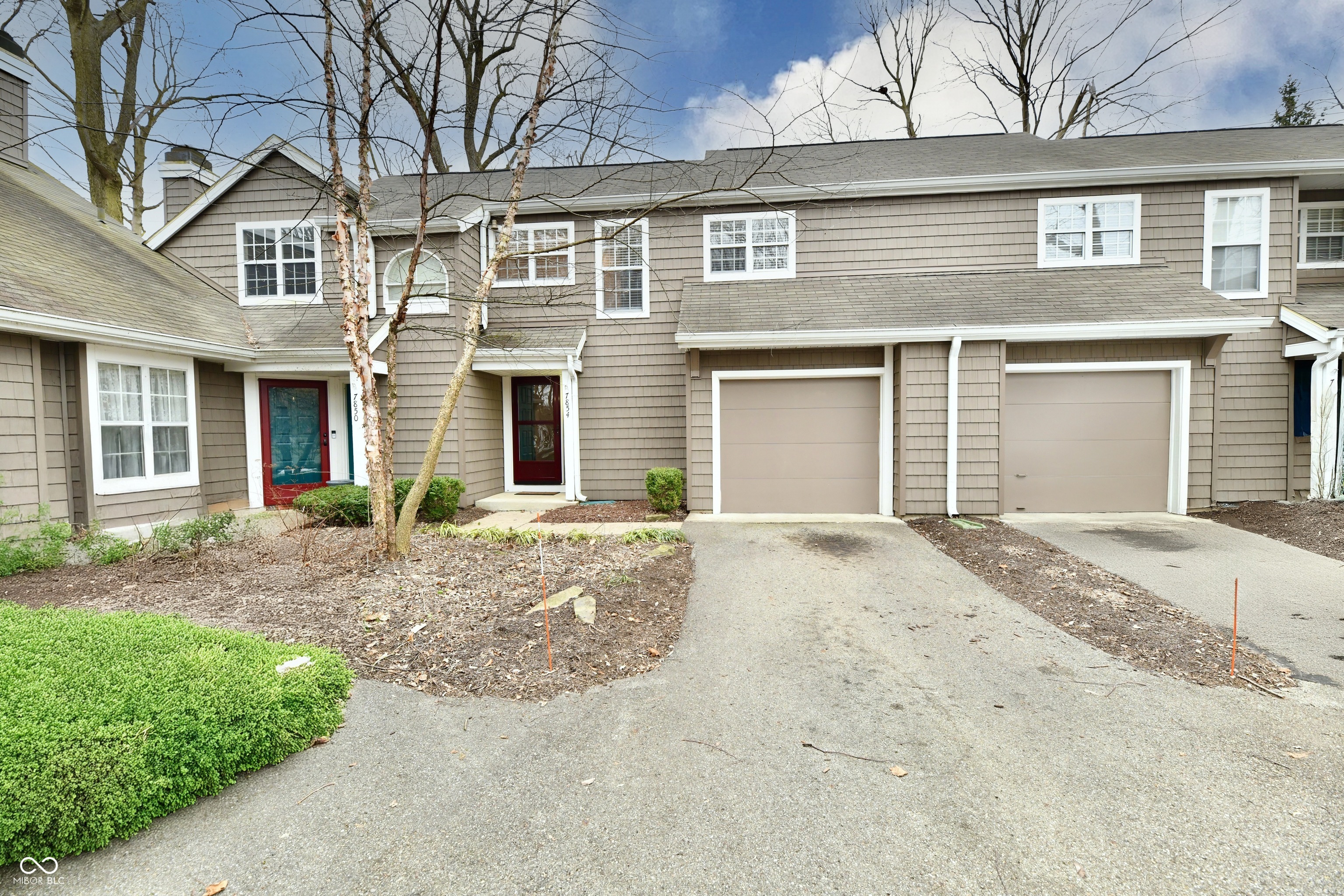 7854 Harbour Isle  Indianapolis IN 46240 photo
