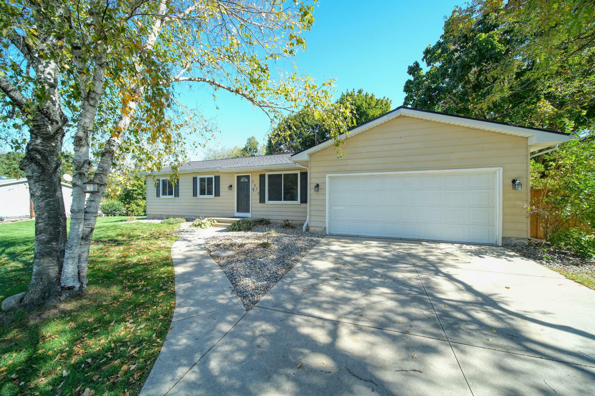 Property Photo:  5979 Flamingo Drive  MI 49201 