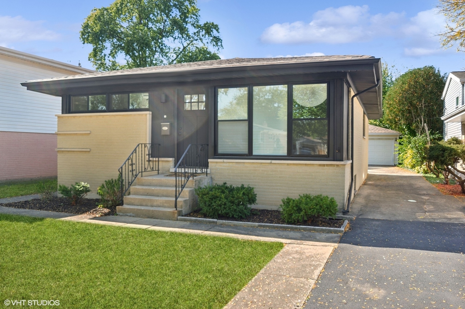 1112 S Chestnut Avenue  Arlington Heights IL 60005 photo