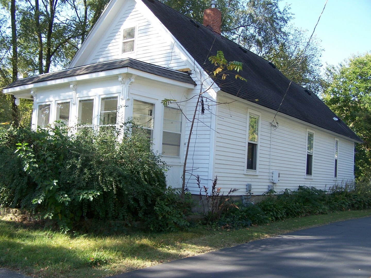 Property Photo:  208 N Taylor Street  IL 60152 