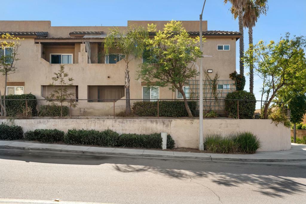 Property Photo:  115 6th Street 106  CA 92065 