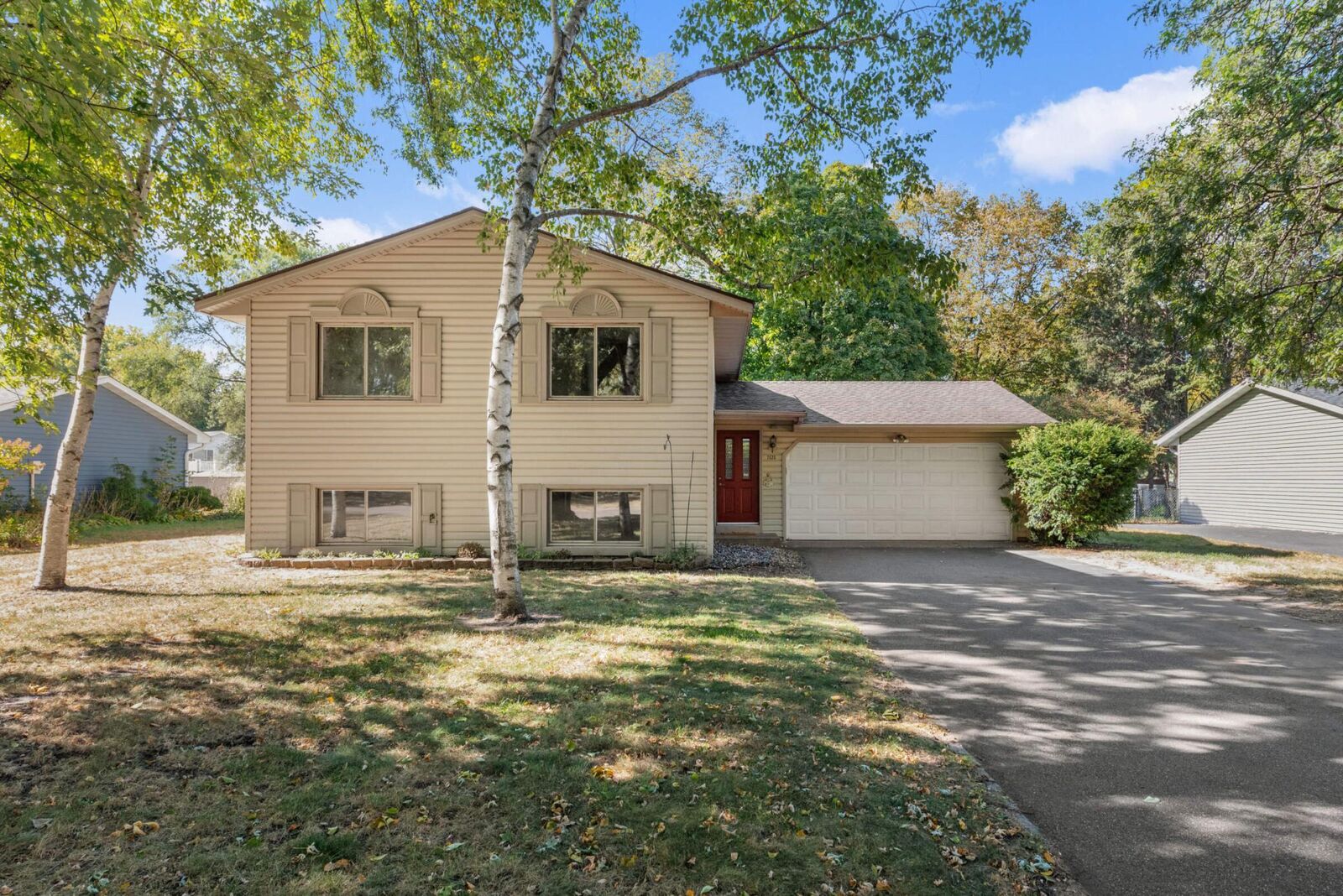 Property Photo:  7525 James Avenue N  MN 55444 