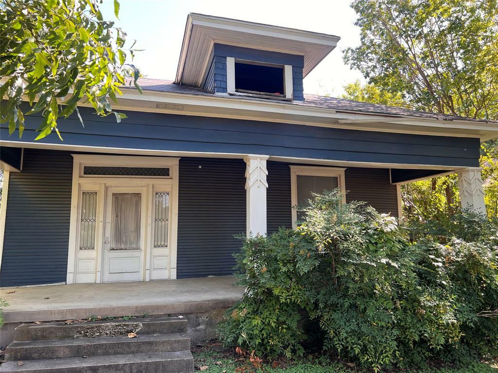 Property Photo:  612 Haines Avenue  TX 75208 