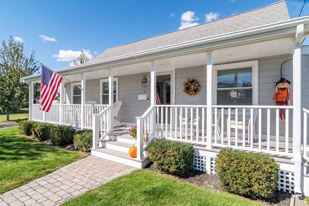 Property Photo: 11 Central Pl MA 02532