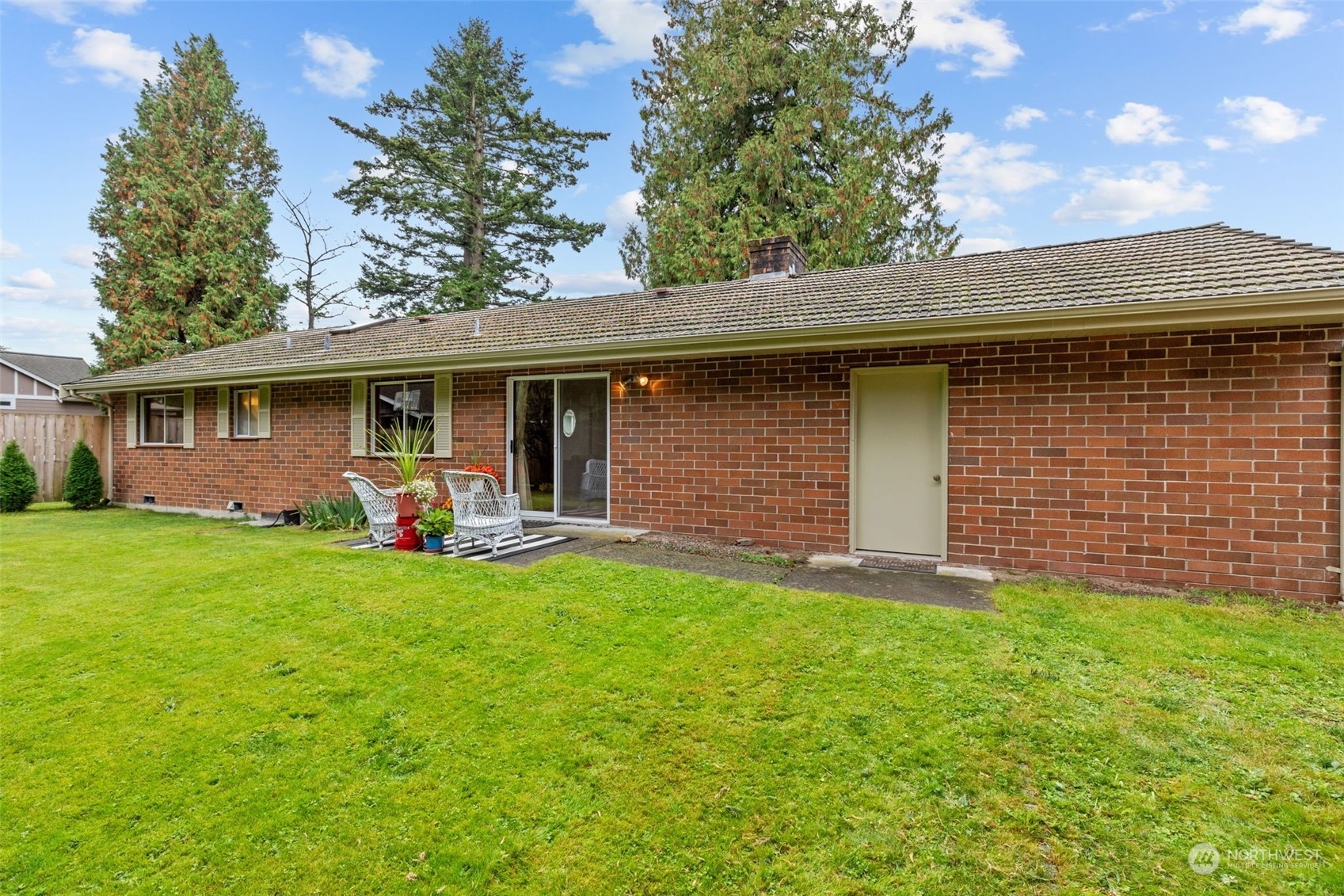 Property Photo:  1930 Bayview Avenue  WA 98230 