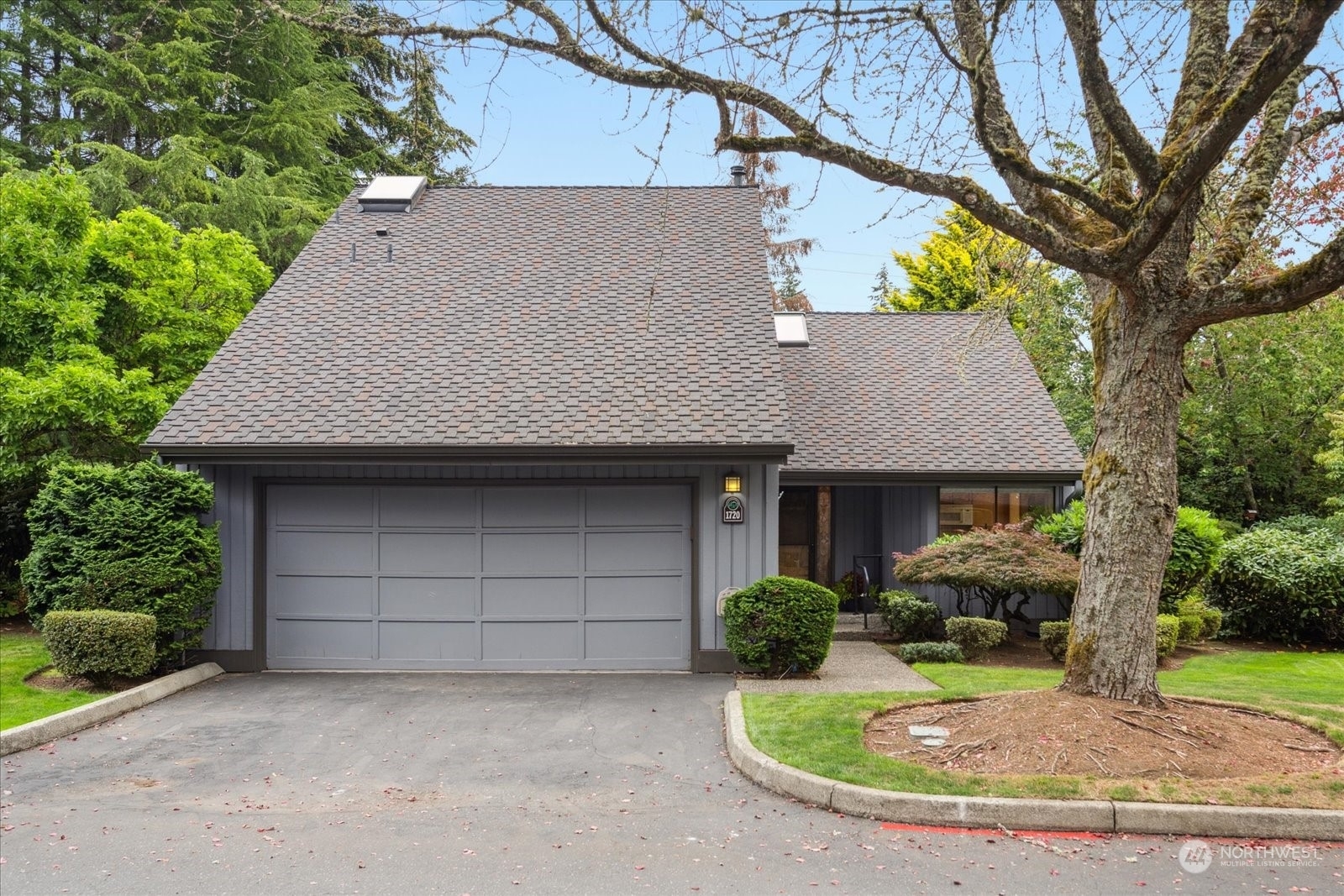 Property Photo:  1720 159th Place NE 1720  WA 98008 