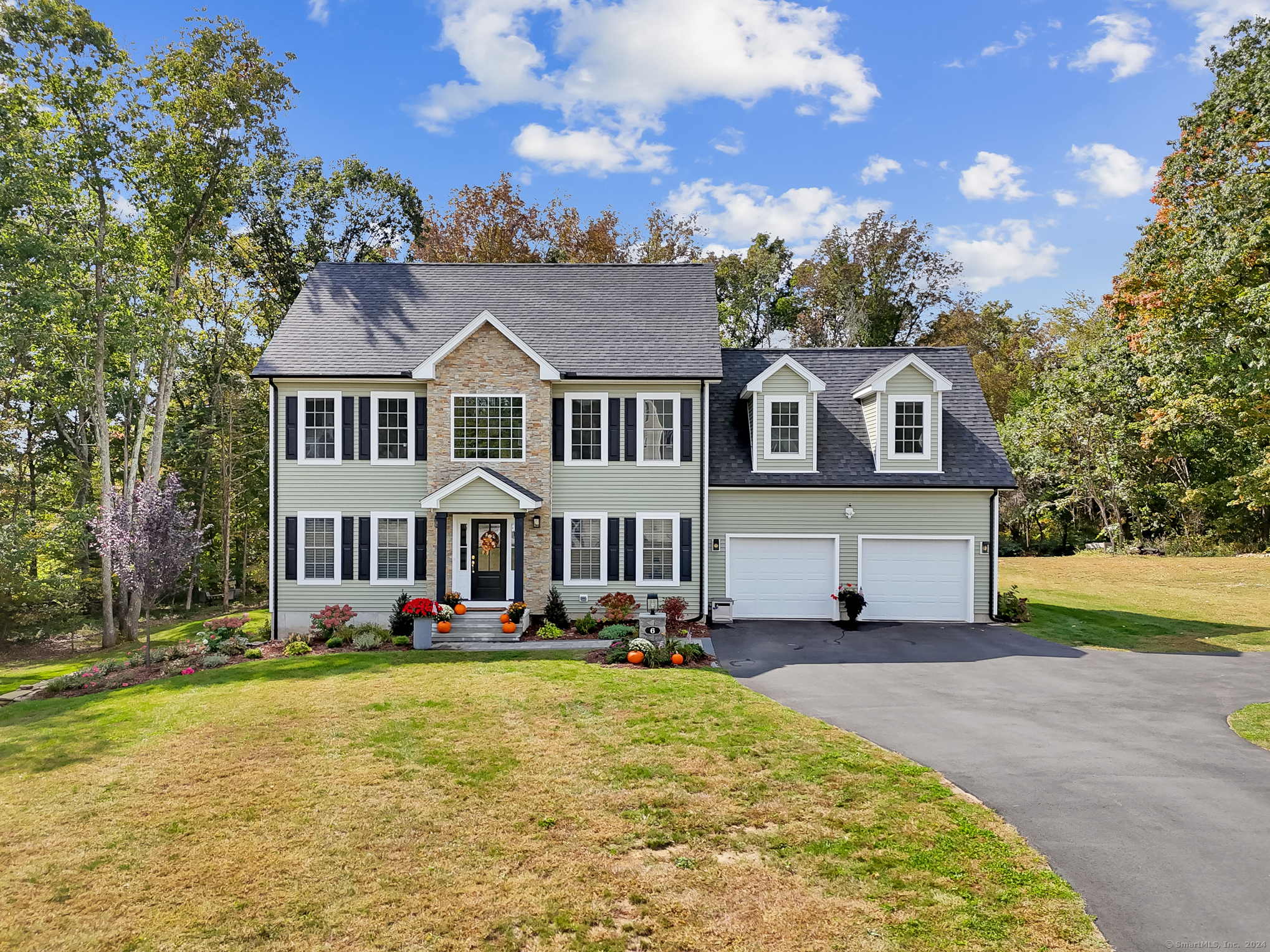Property Photo:  6 Taylor Lane  CT 06423 