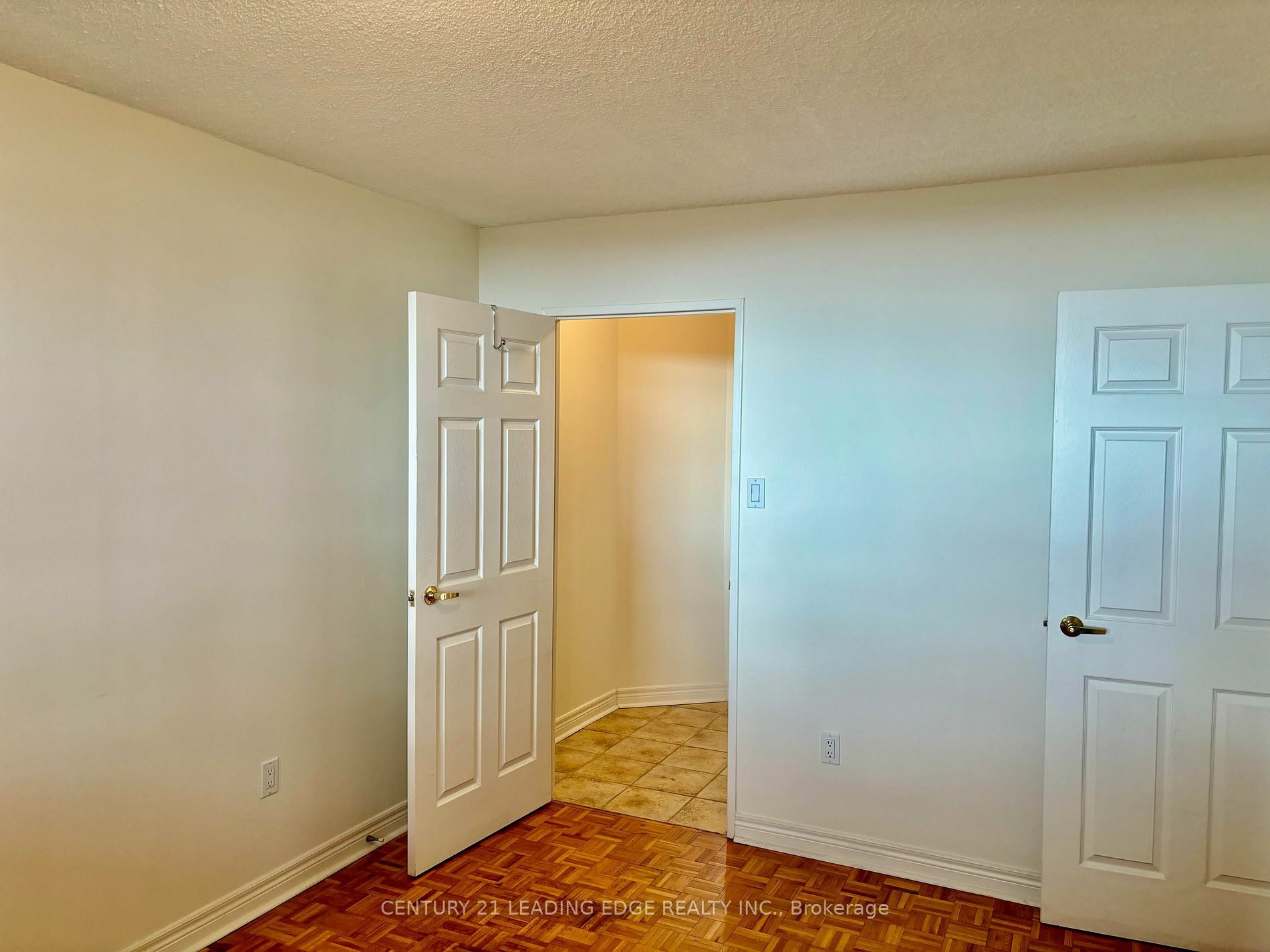 Property Photo:  3501 Glen Erin Dr 905  ON L5L 2E9 