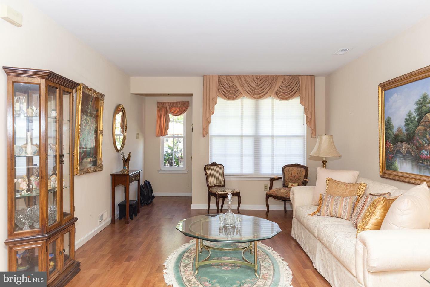 Property Photo:  8 Kenton Place  NJ 08054 