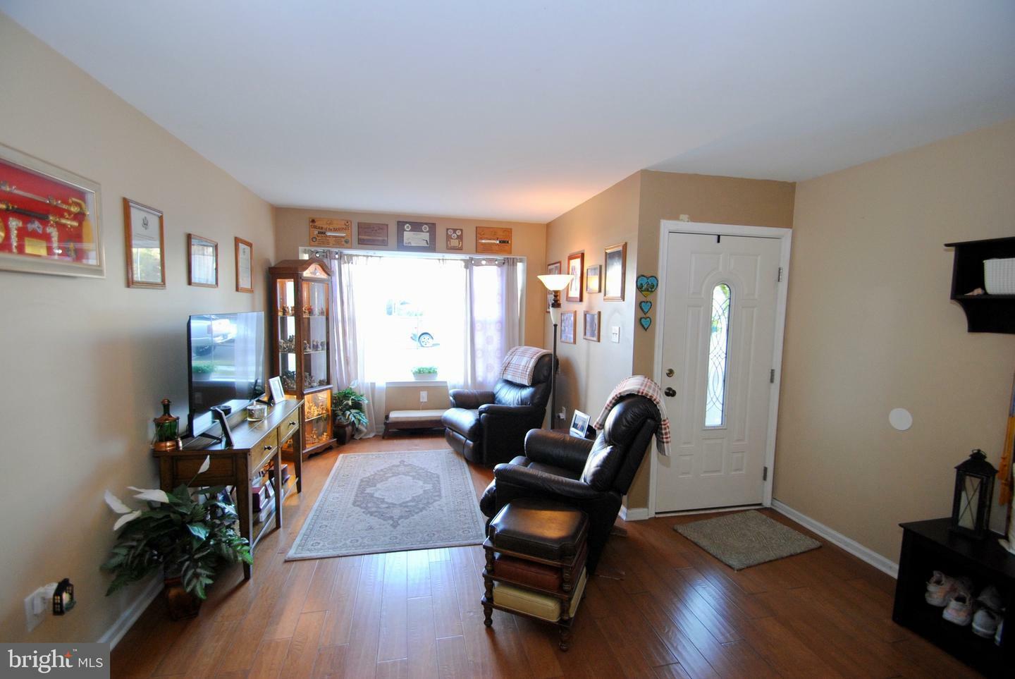 Property Photo:  415 Hulme Street  NJ 08016 