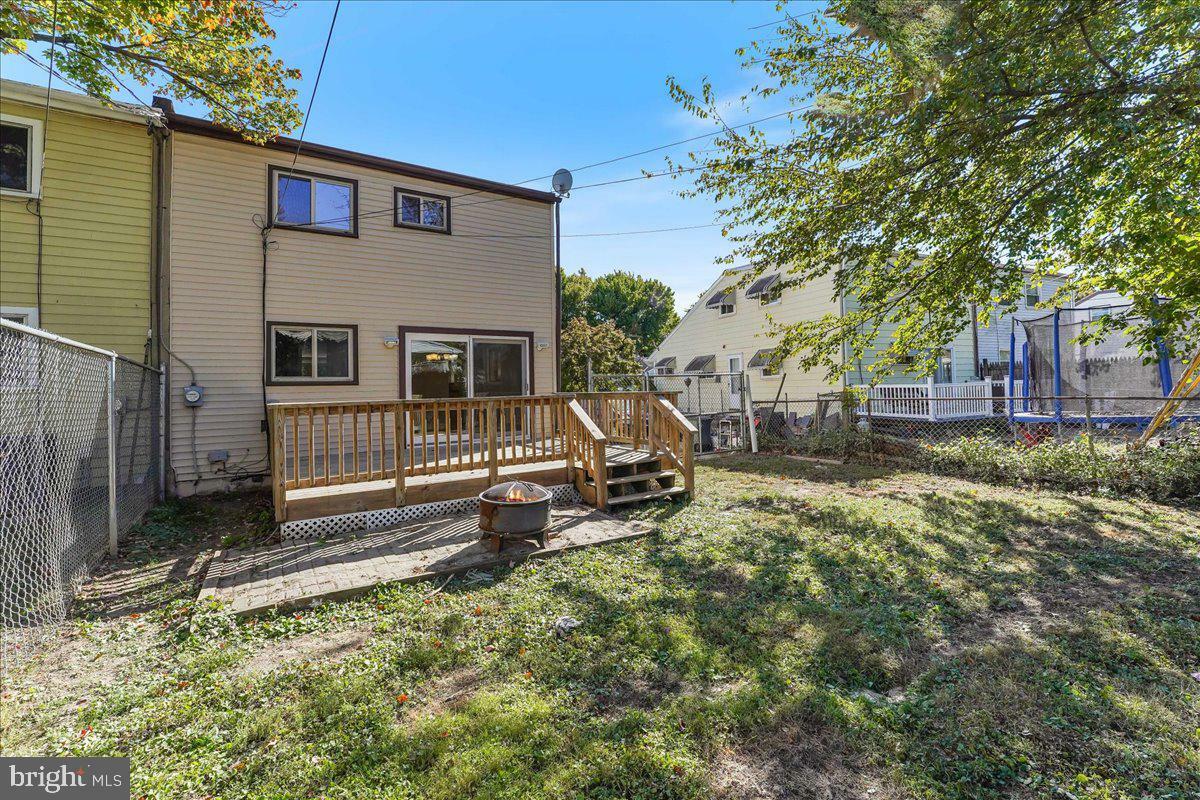 Property Photo:  552 E Winona Avenue  PA 19074 