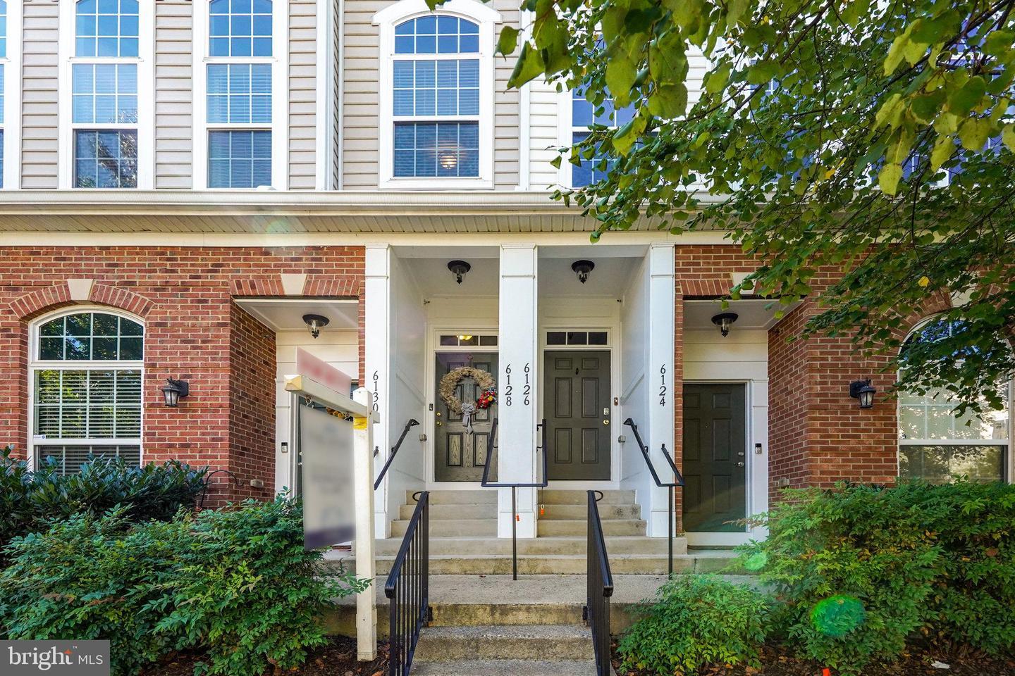 Property Photo: 6128 Aster Haven Circle VA 20169