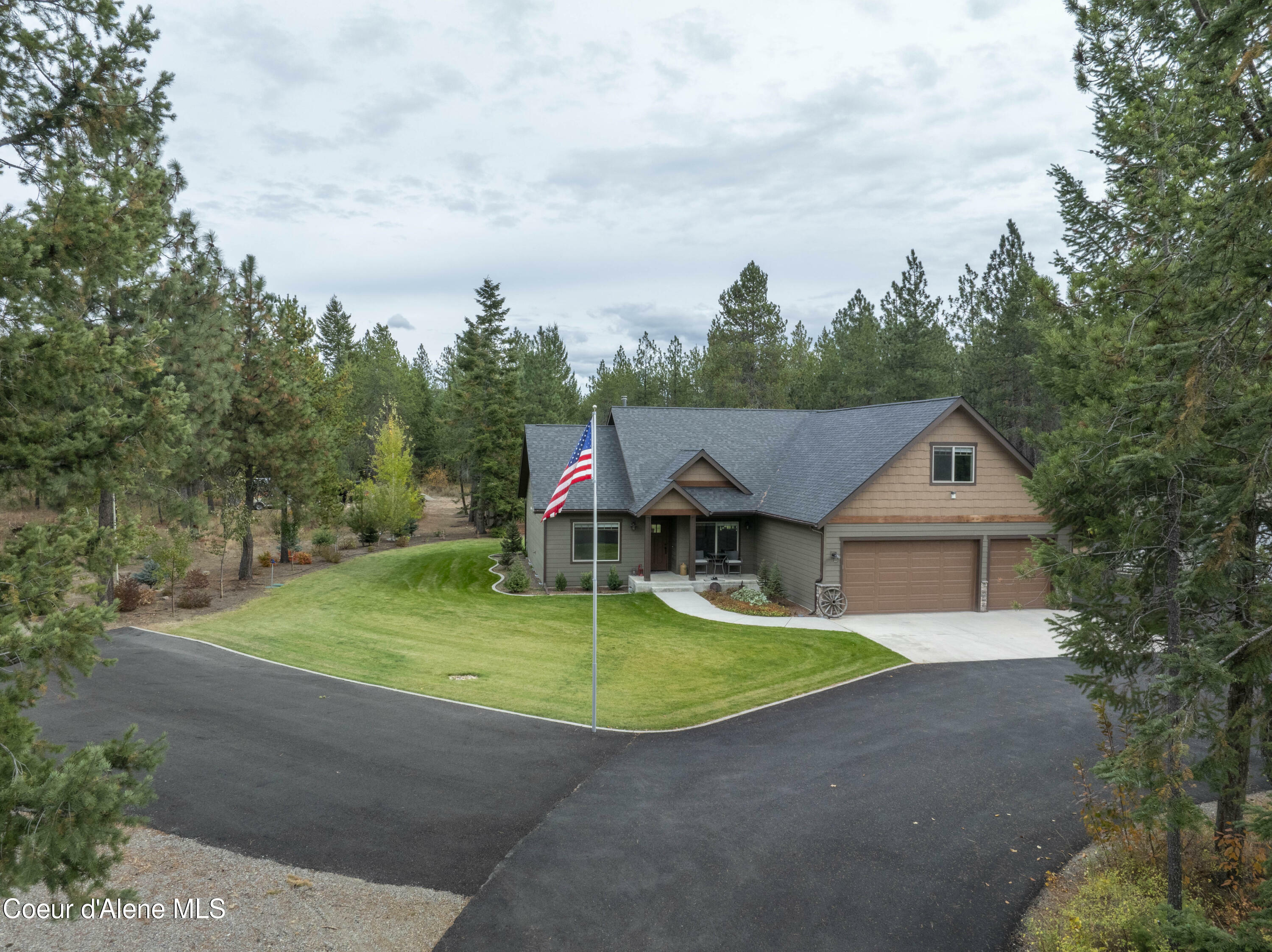 Property Photo:  25792 N Winsome Dr  ID 83801 