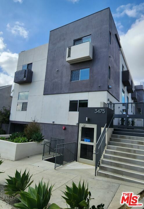 Property Photo:  3475  S Bentley Ave 6  CA 90034 