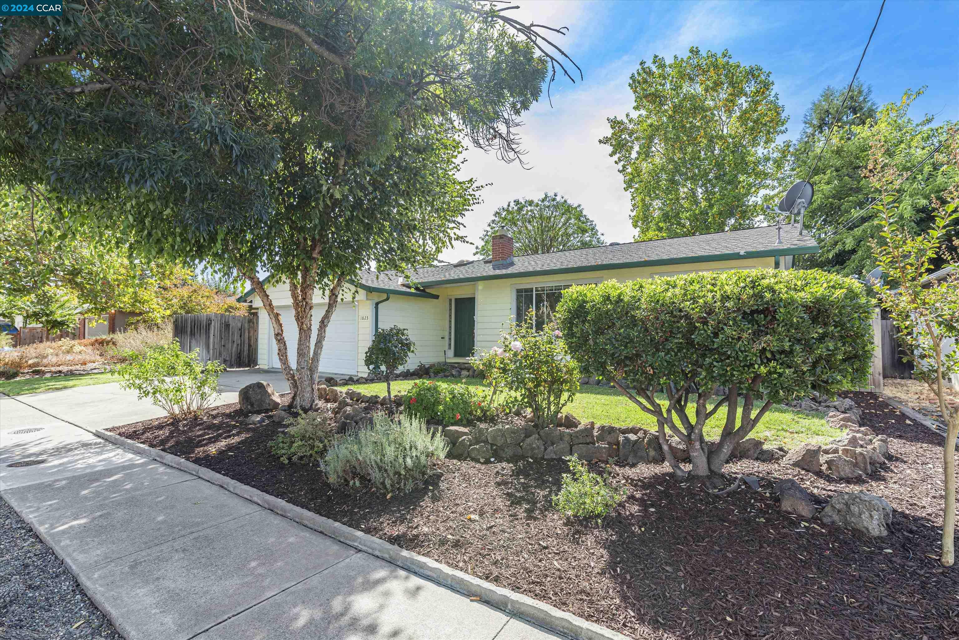 Property Photo:  1823 Lynwood Dr  CA 94519 