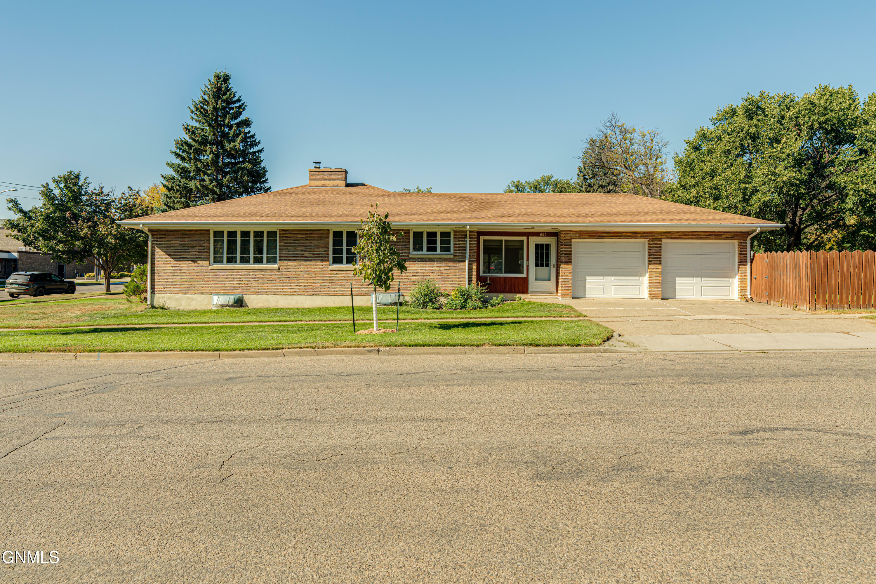 Property Photo:  602 B Avenue W  ND 58501 