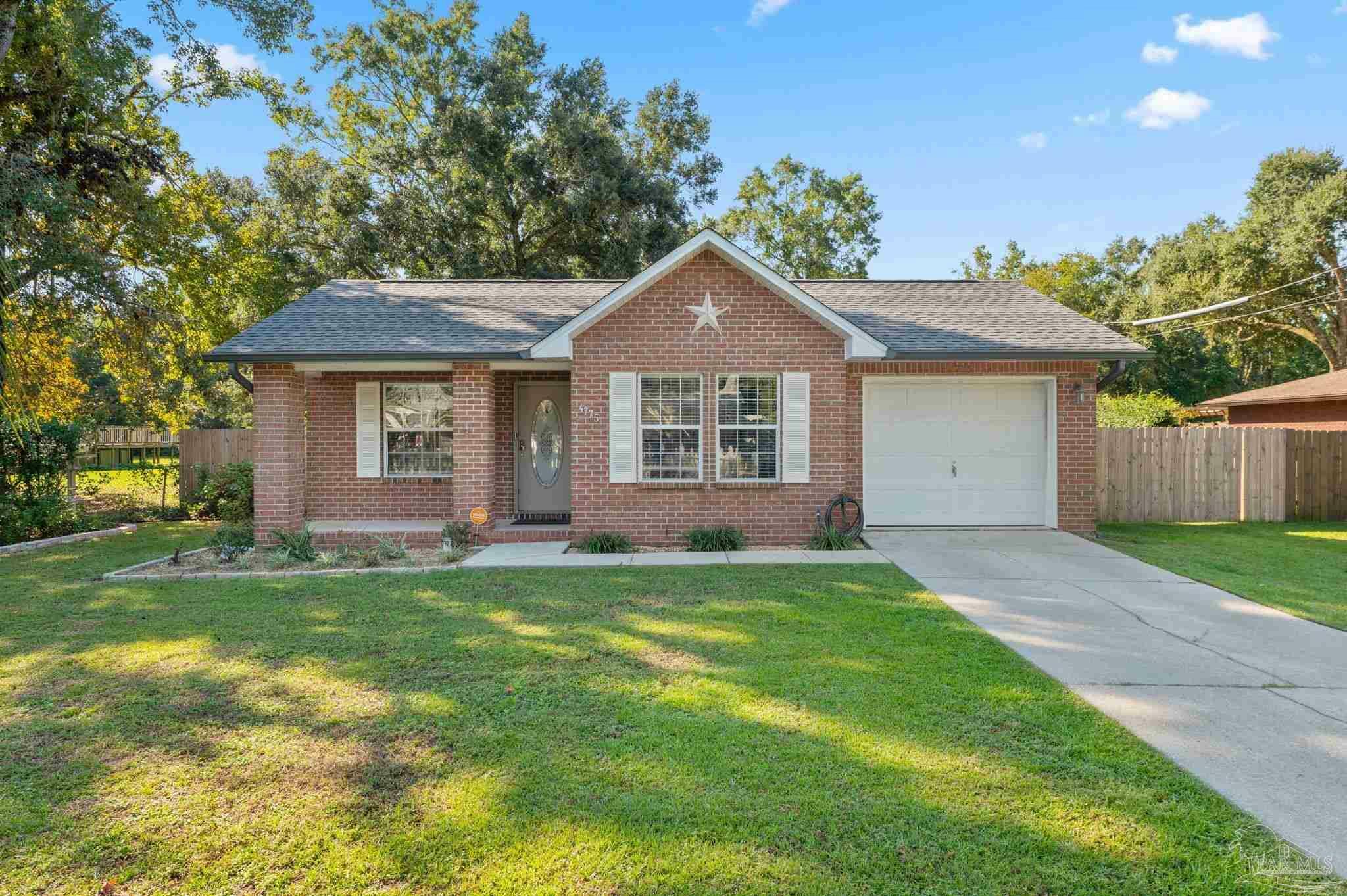 Property Photo:  4775 Landmark Ln  FL 32571 