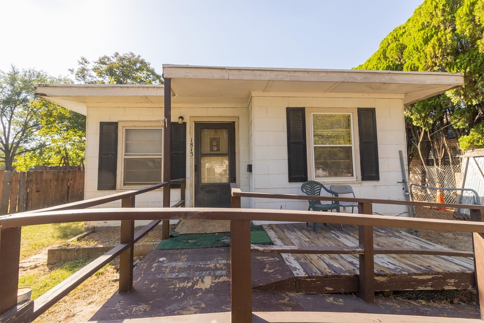 Property Photo:  1813 S Exchange  KS 67213 