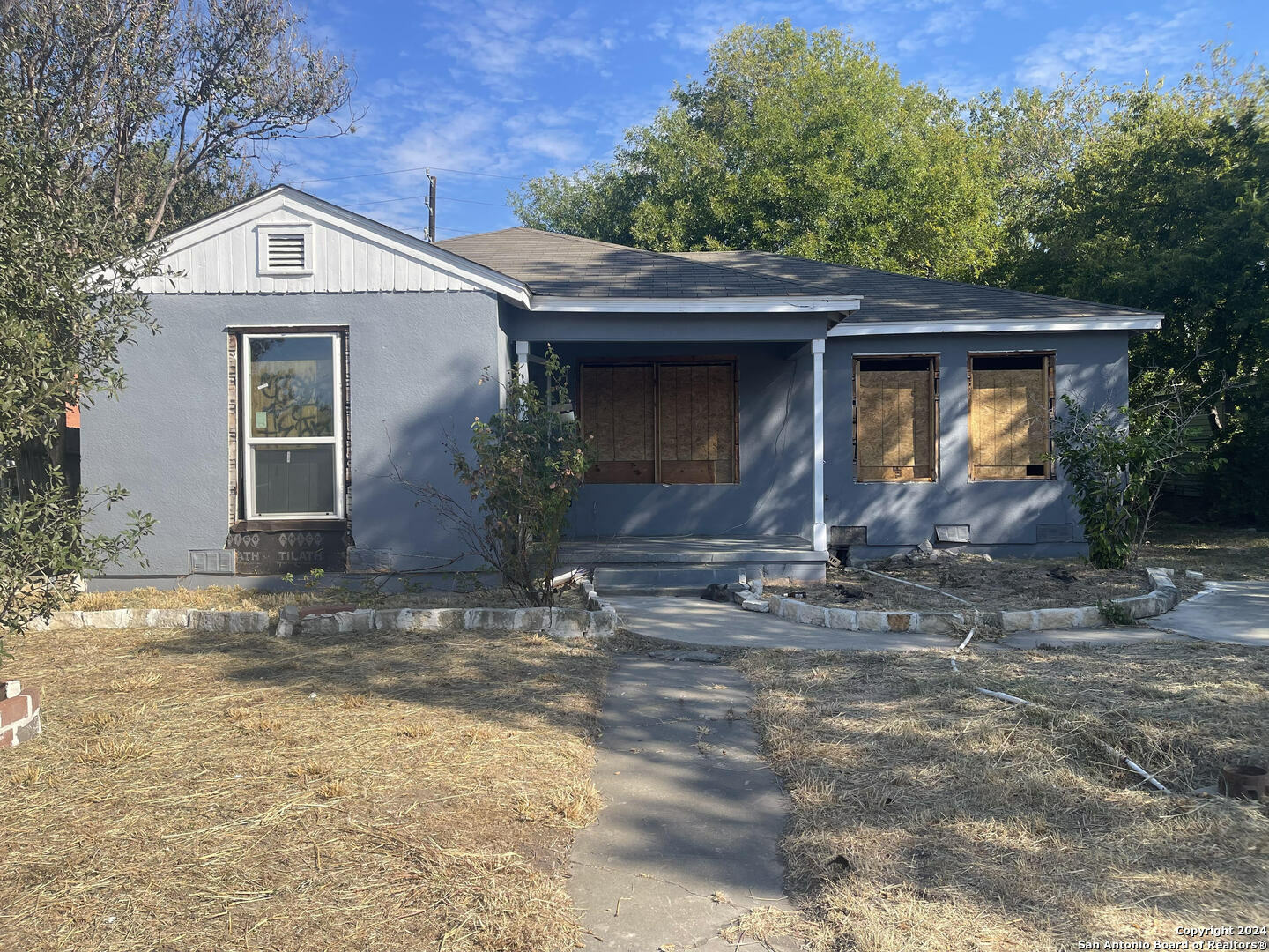 2419 W Mistletoe Ave  San Antonio TX 78228 photo