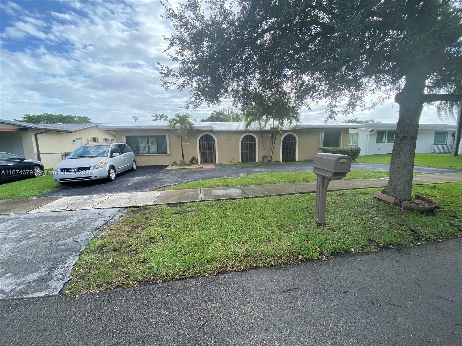 16615 SW 93rd Ct  Palmetto Bay FL 33157 photo