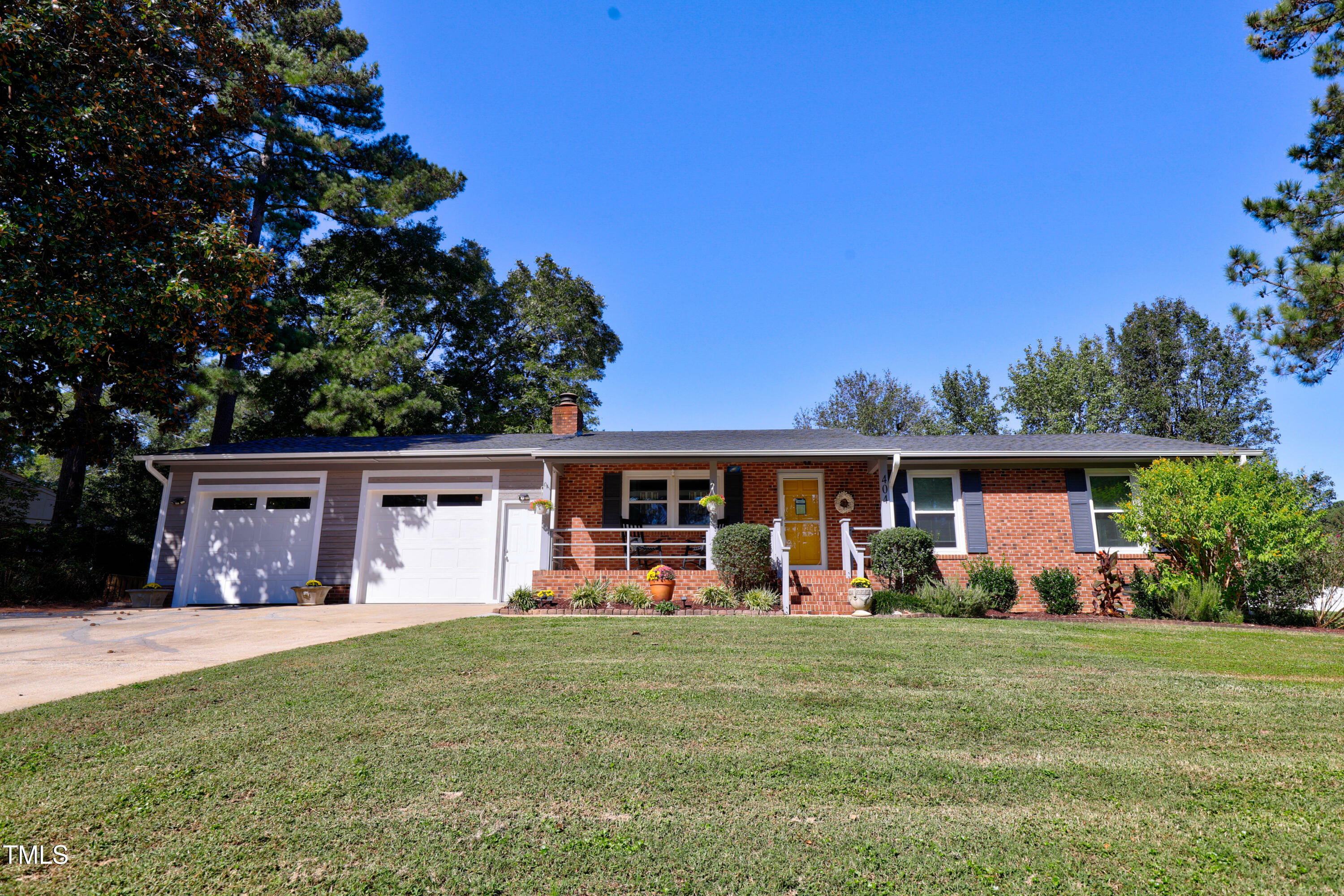 Property Photo:  404 Lakeside Drive  NC 27529 