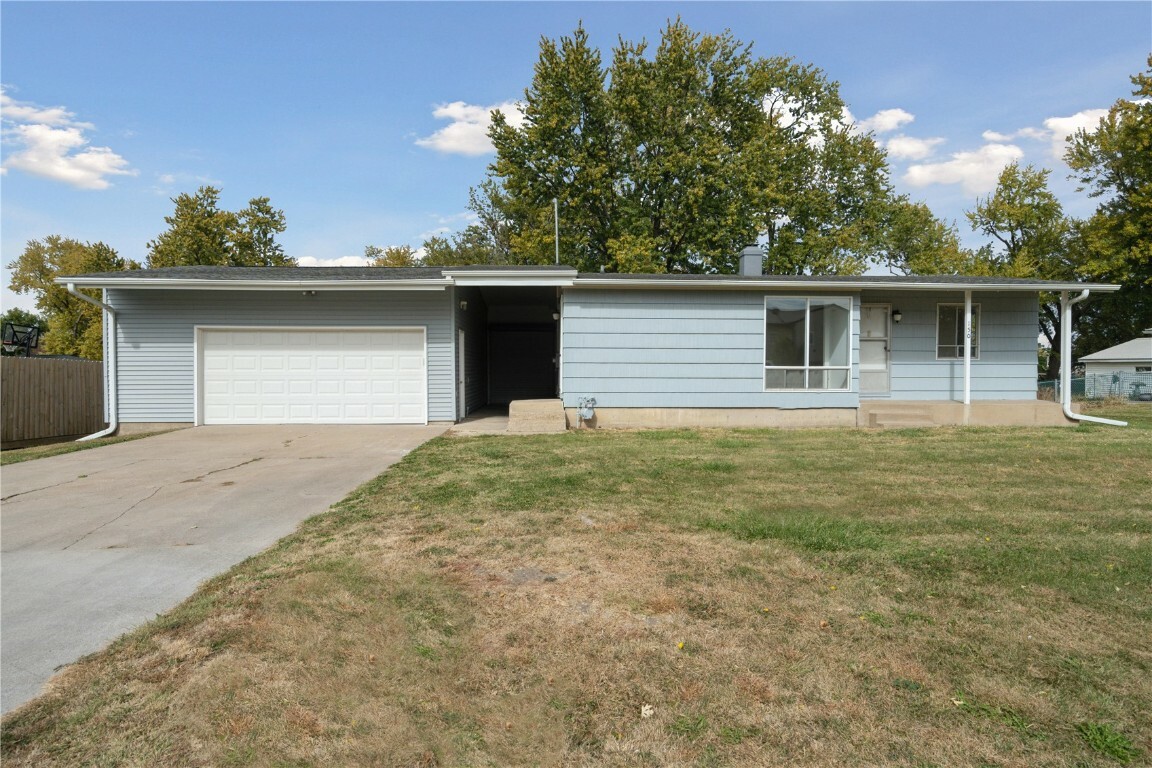 Property Photo:  150 Mayden Avenue SW  IA 52404 