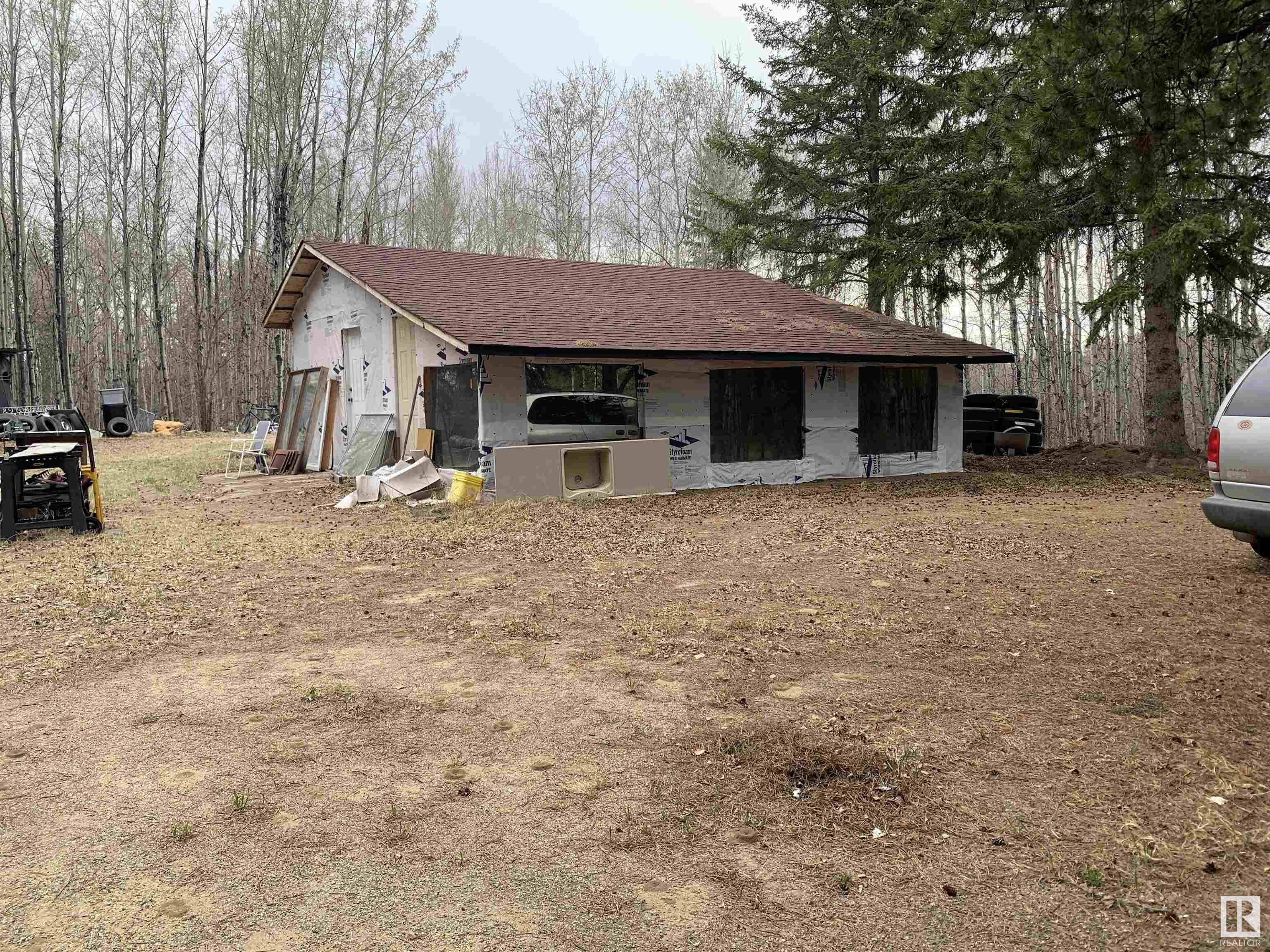 Property Photo:  27004 Twp Road 514 10  AB T7Y 1G5 