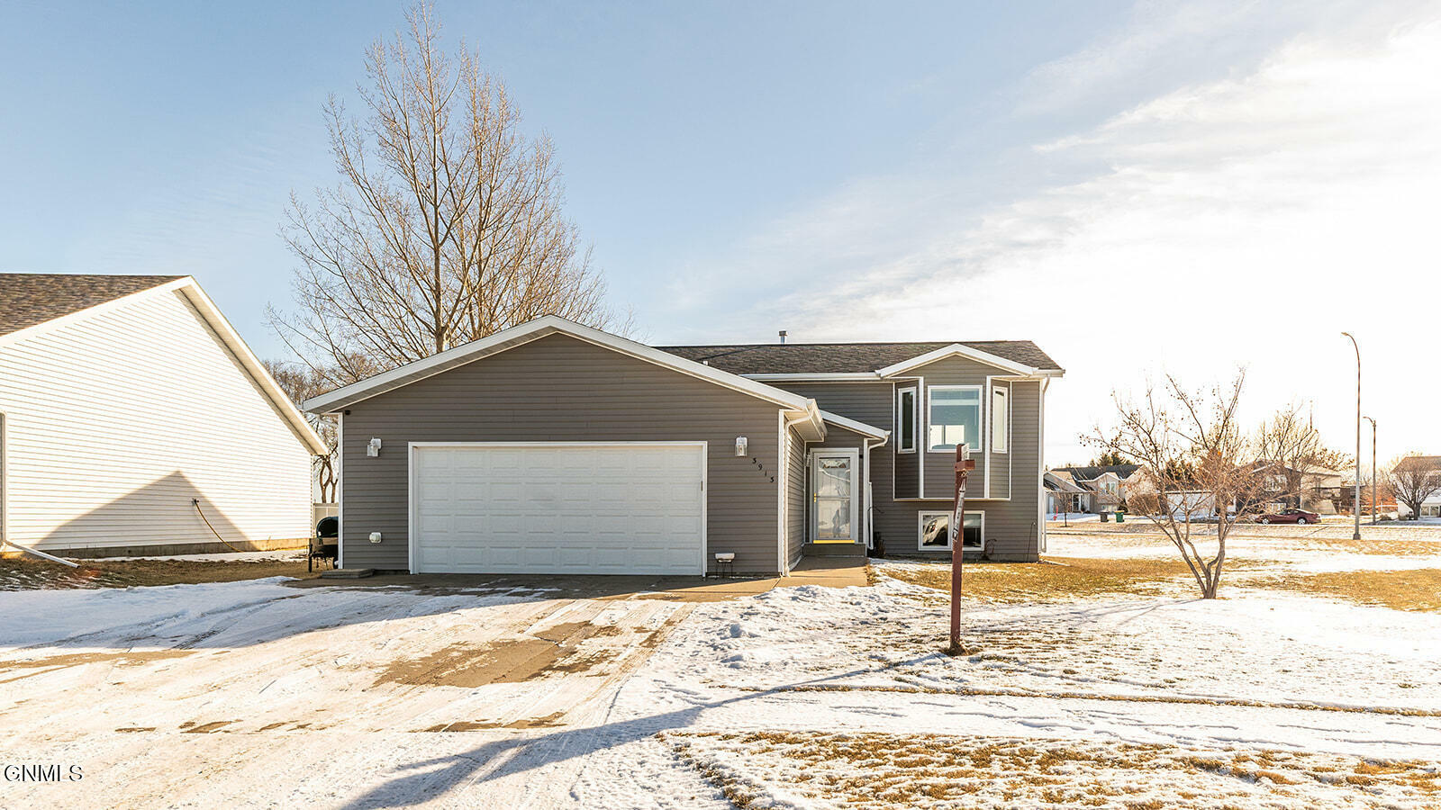 Property Photo:  3913 Clark Place NW  ND 58554 