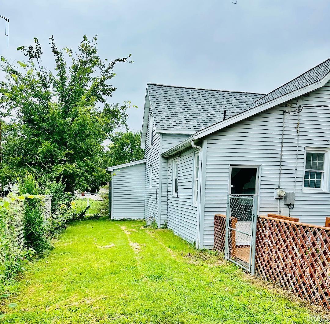 Property Photo:  324 S Race Street  IN 47670 