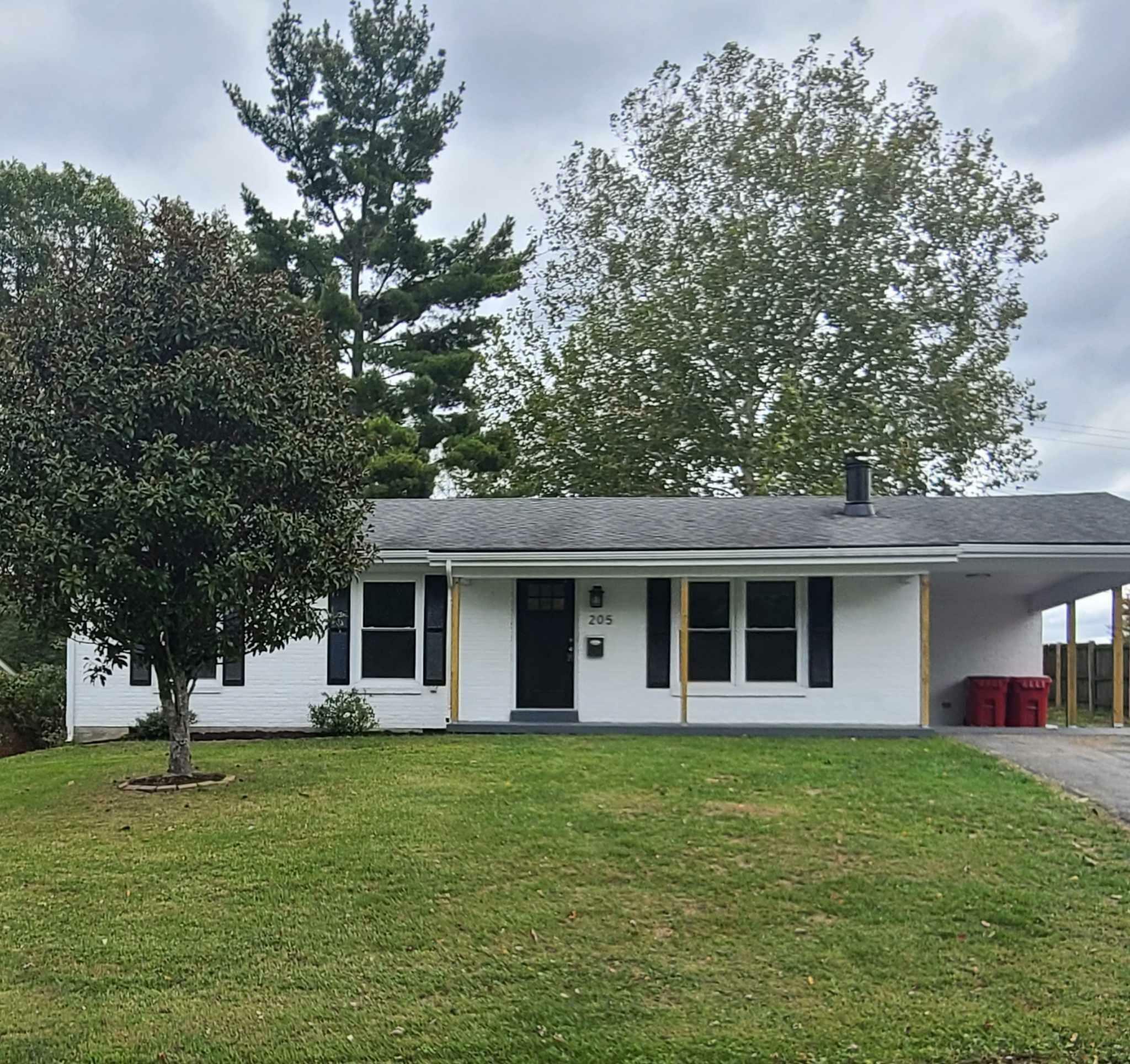 Property Photo:  205 Willowcrest Drive  KY 40601 