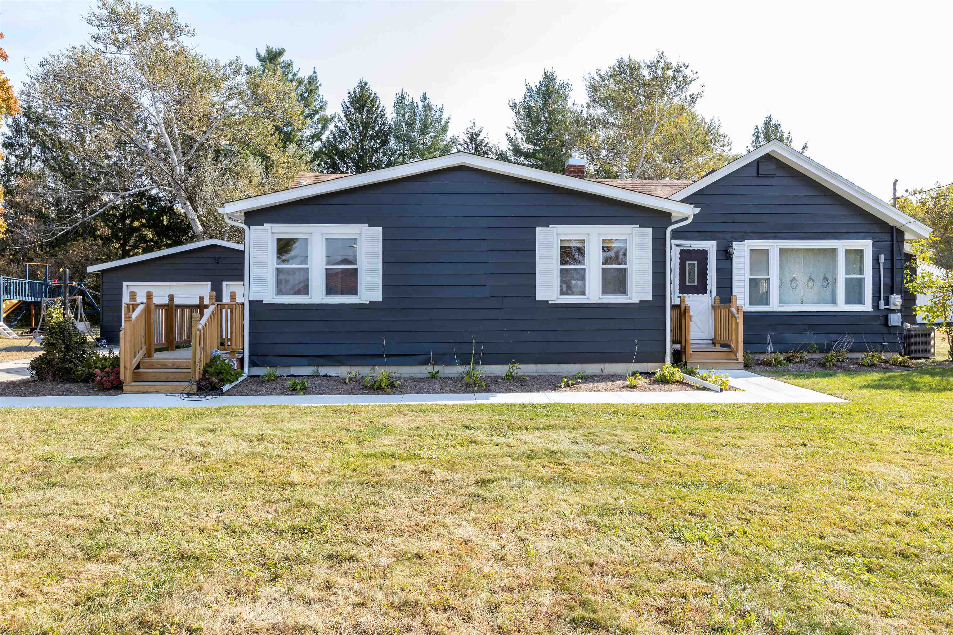 Property Photo:  1300 Sandow  MI 48640-4662 