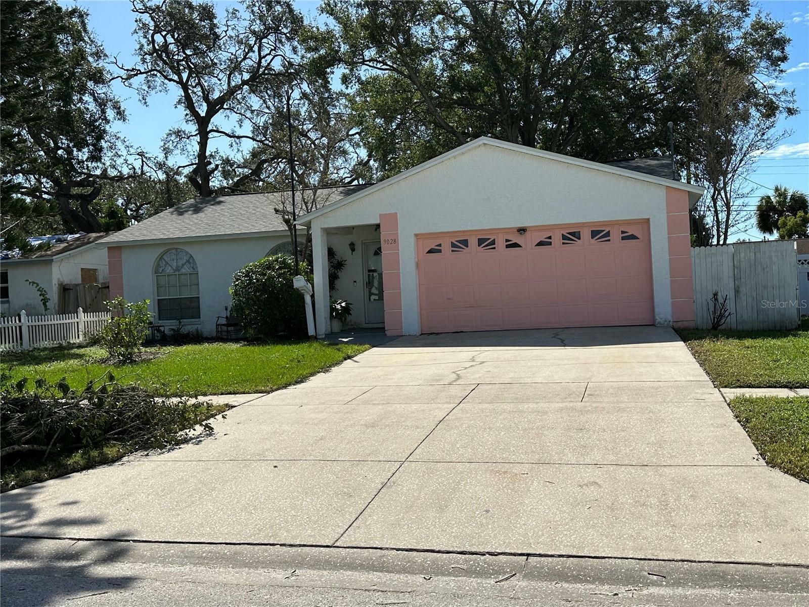 Property Photo:  9028 Southern Comfort Drive  FL 33773 