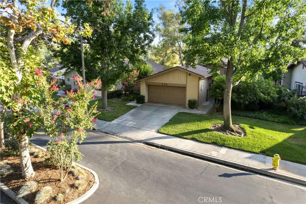 Property Photo:  628 Via La Paloma  CA 92507 