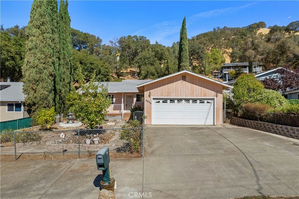 Property Photo:  2950 Oak Crest Avenue  CA 95458 