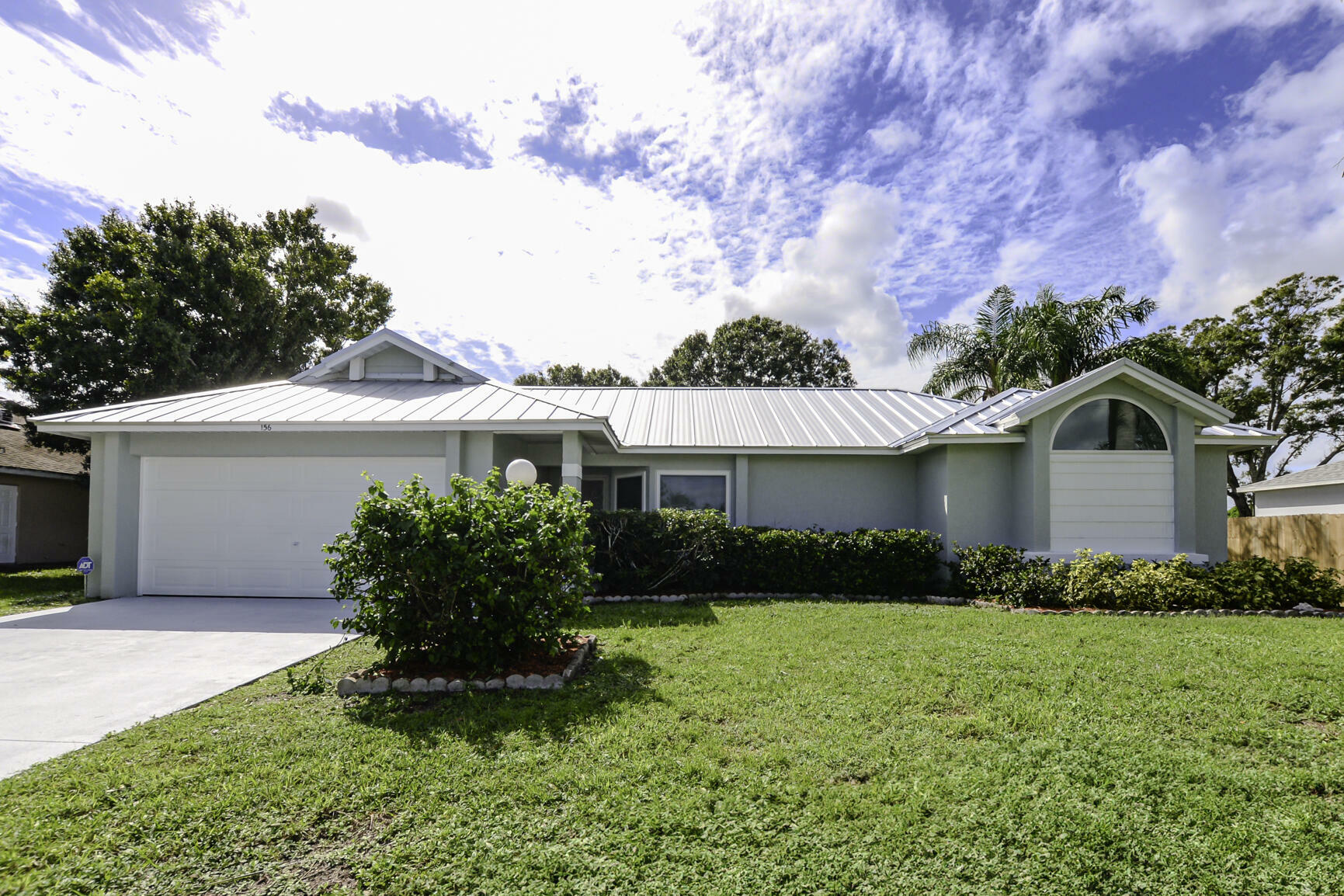 Property Photo:  156 SW Glenwood Drive  FL 34984 