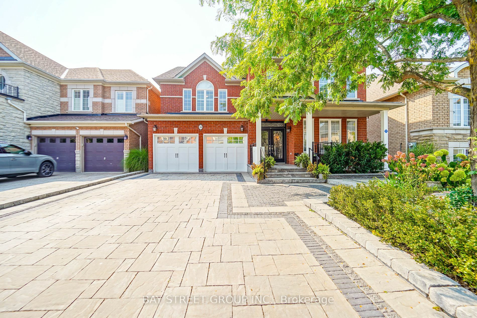 Property Photo:  10 Morland Cres  ON L4G 7Z2 