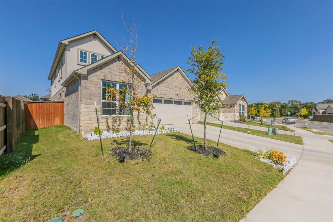 2233 Leppy Lane  Leander TX 78641 photo