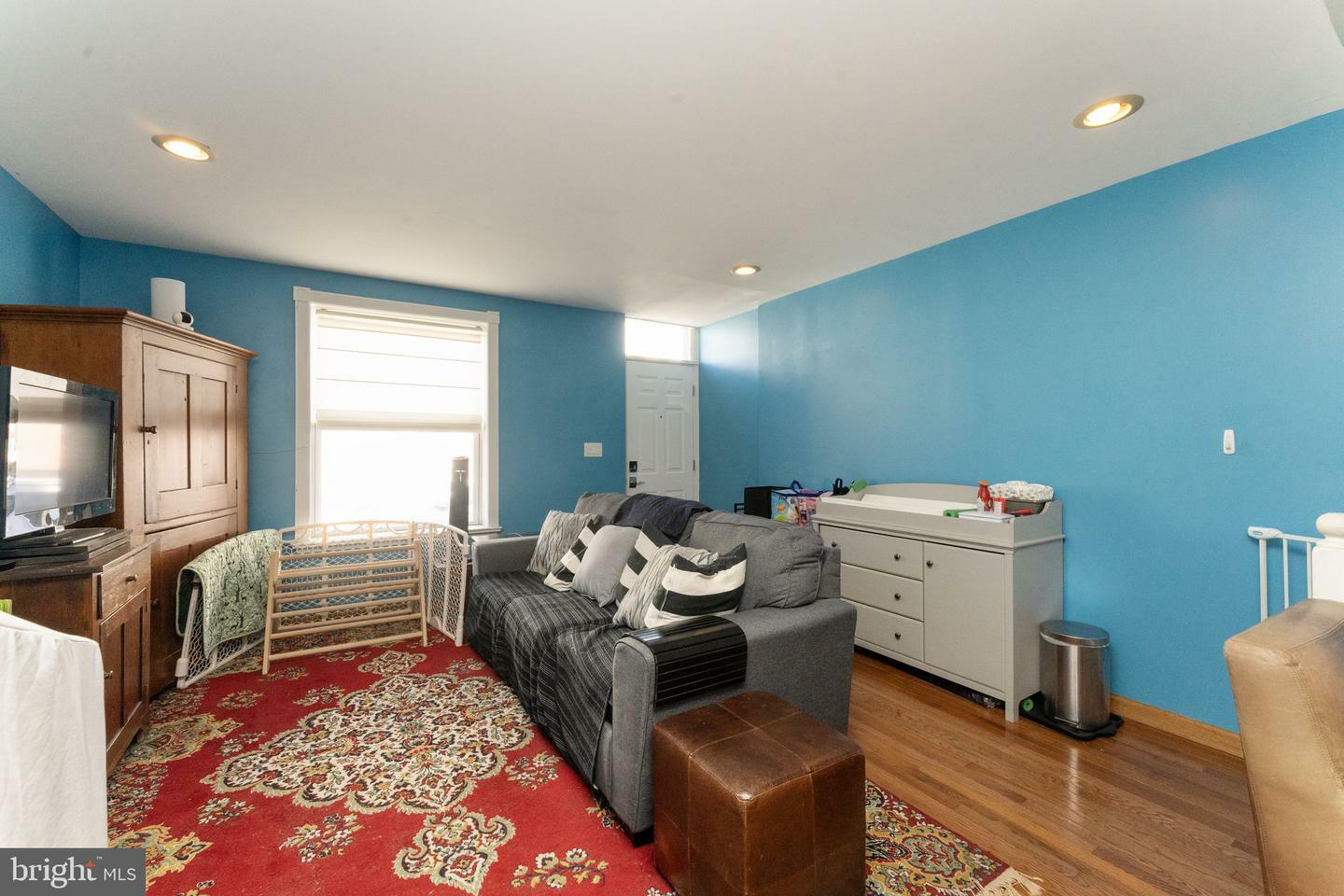 Property Photo:  152 Tree Street  PA 19148 