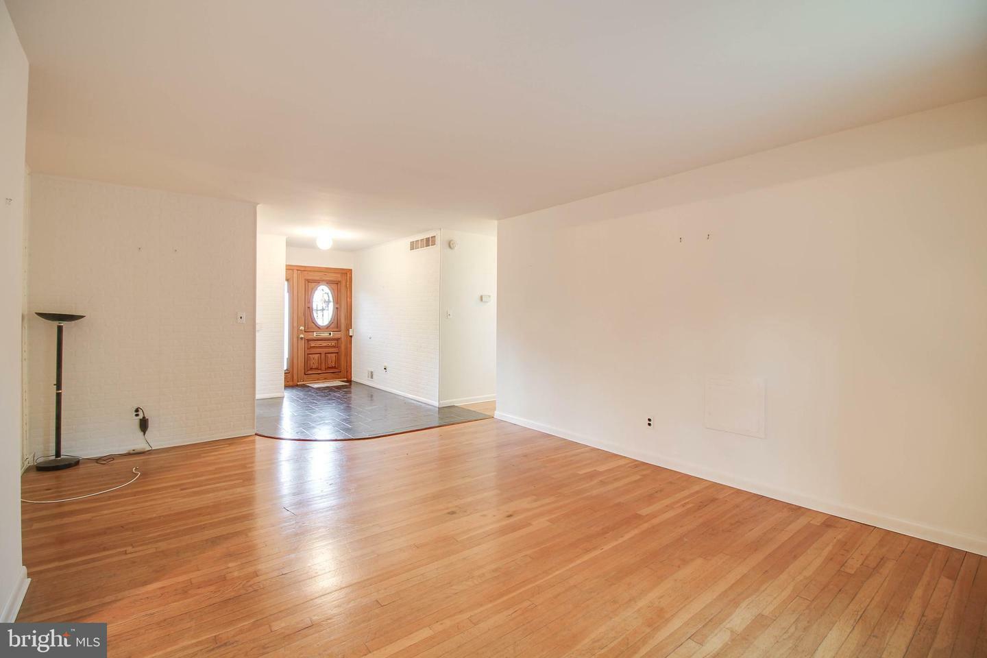 Property Photo:  6427 Clifton Forge Circle  MD 21228 