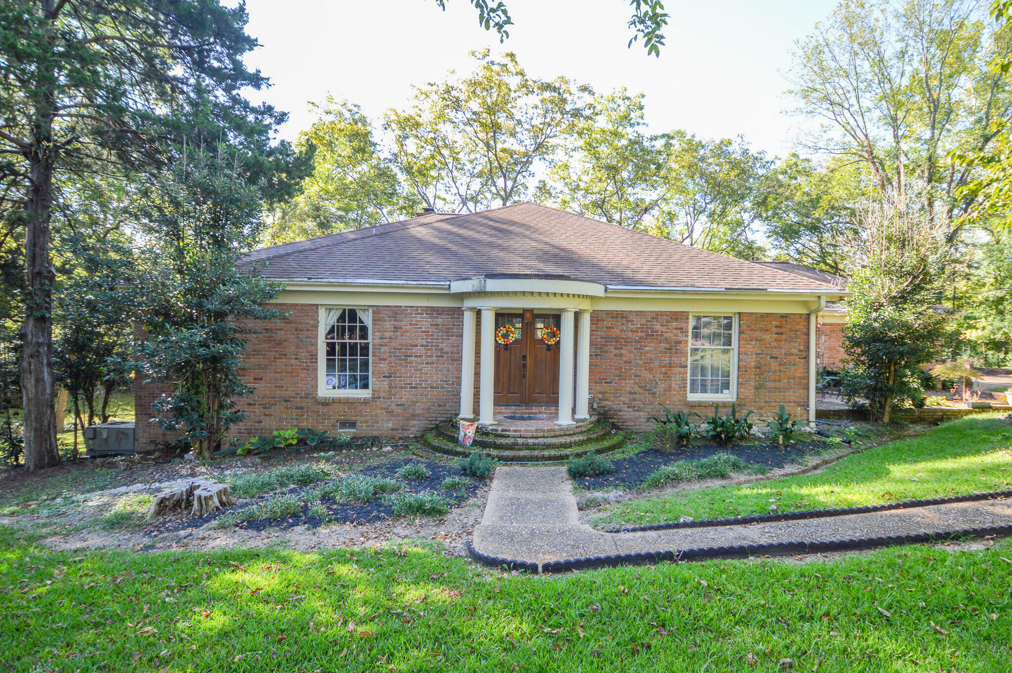 Property Photo:  381 Ridgecrest Drive  MS 39759 