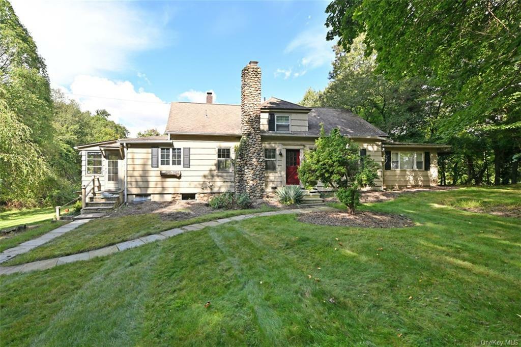 Property Photo:  25 Pomona Lane  NY 10901 