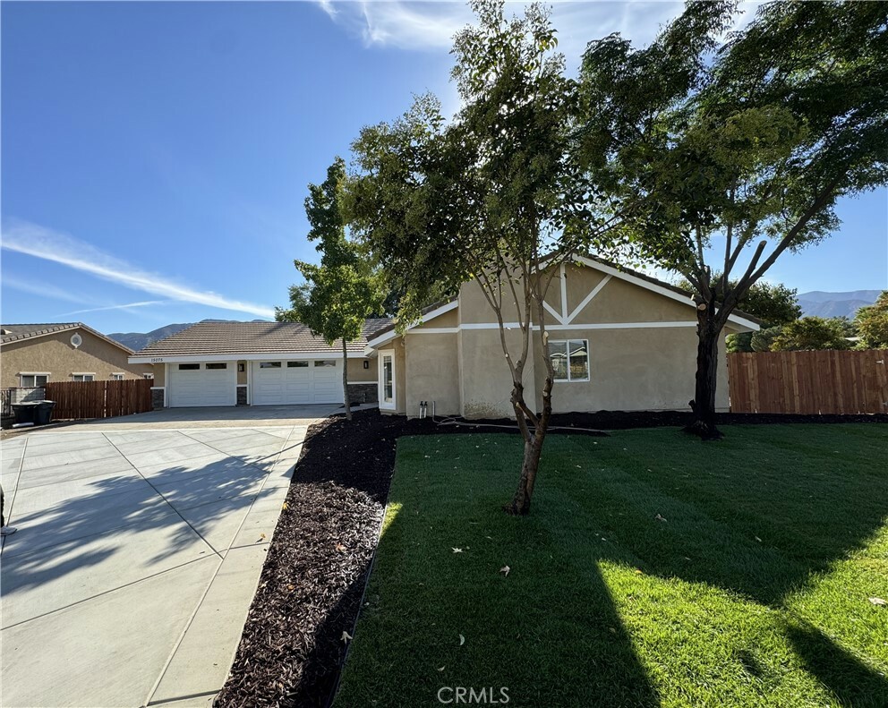 Property Photo:  15075 Larson Road  CA 92530 