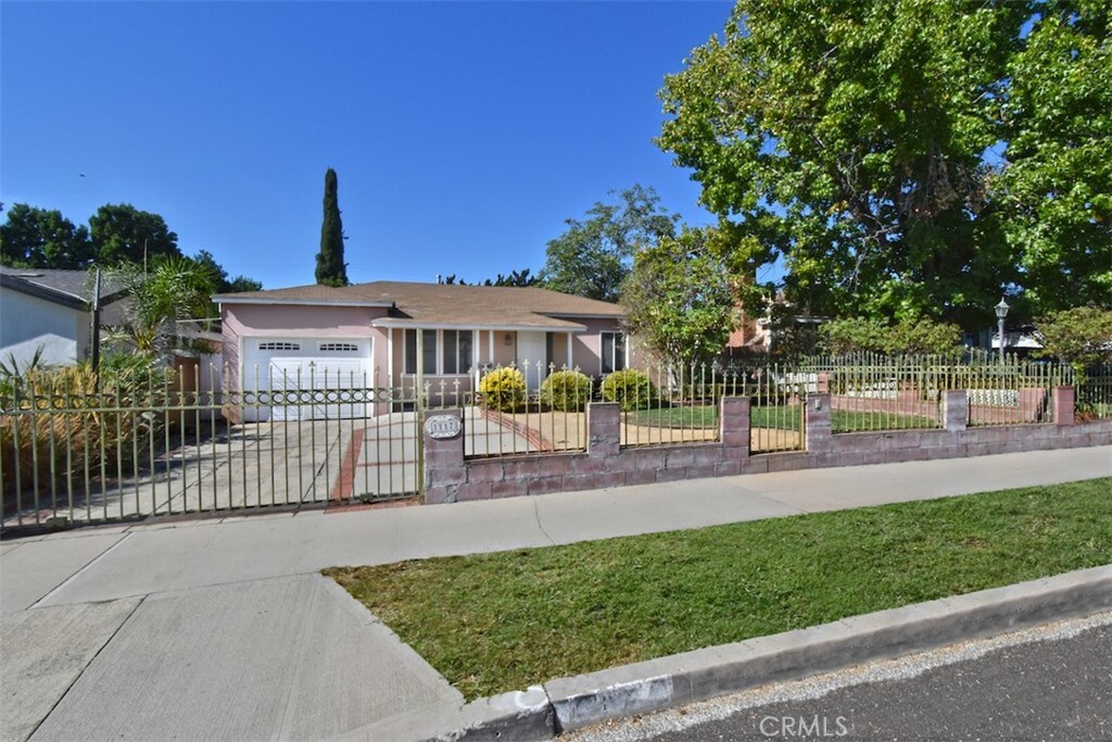 Property Photo:  1117 N Frederic St.  CA 91505 