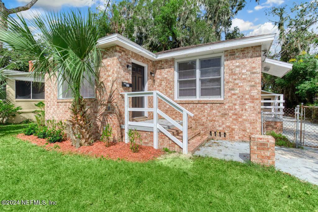 Property Photo:  317 W 66th Street  FL 32208 